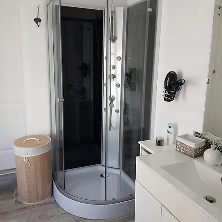 A 50m De La Avec Ferienhaus *